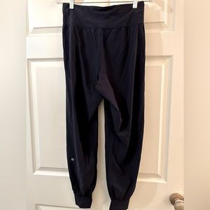 NAVY LULULEMON JOGGERS